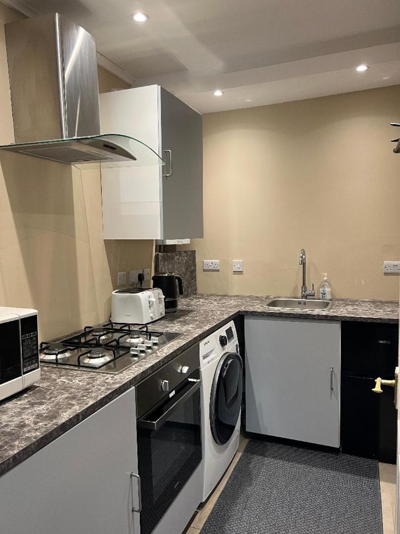 London Property Apartments For Up To 6, Next To Big Ben & London Eye Екстериор снимка